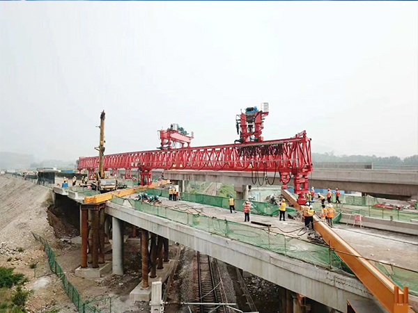 <b>河北滄州架橋機租賃廠家售后點遍布全國</b>